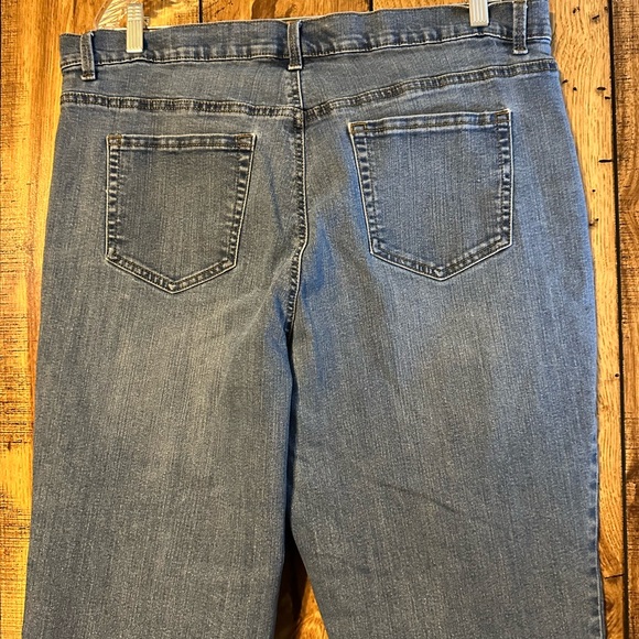 GUC Gloria Vanderbilt denim jeans. Size 18W. - Picture 9 of 10